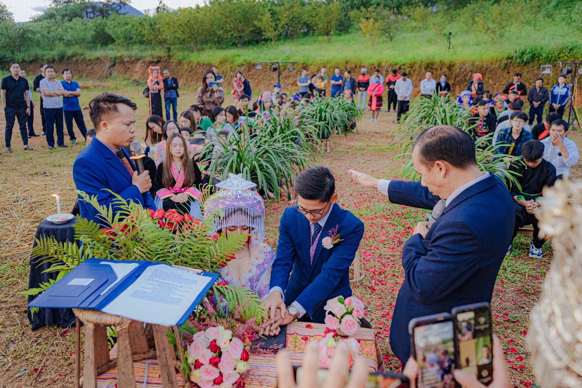 Theo nhiều cư dân mạng nhận xét, may mắn là thời tiết xinh đẹp, bầu trời trong lành, quang đãng nên mọi thứ trở nên hoàn hảo, vừa vặn.