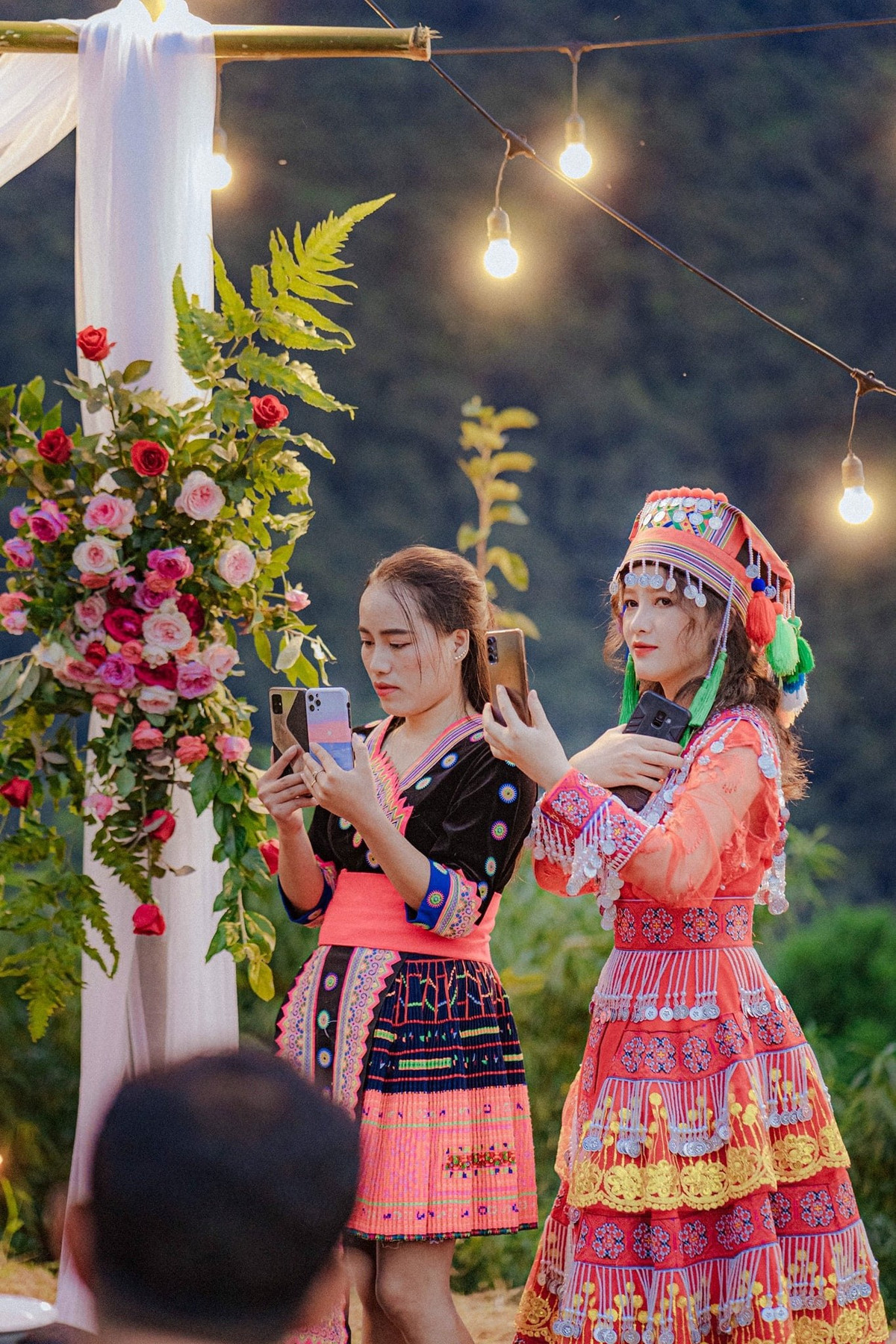 Bên cạnh đó, hai người còn có nhiều điểm chung như thích chụp ảnh, đi du lịch trải nghiệm và giúp đỡ bà con, cùng nhiều cái khác nữa.