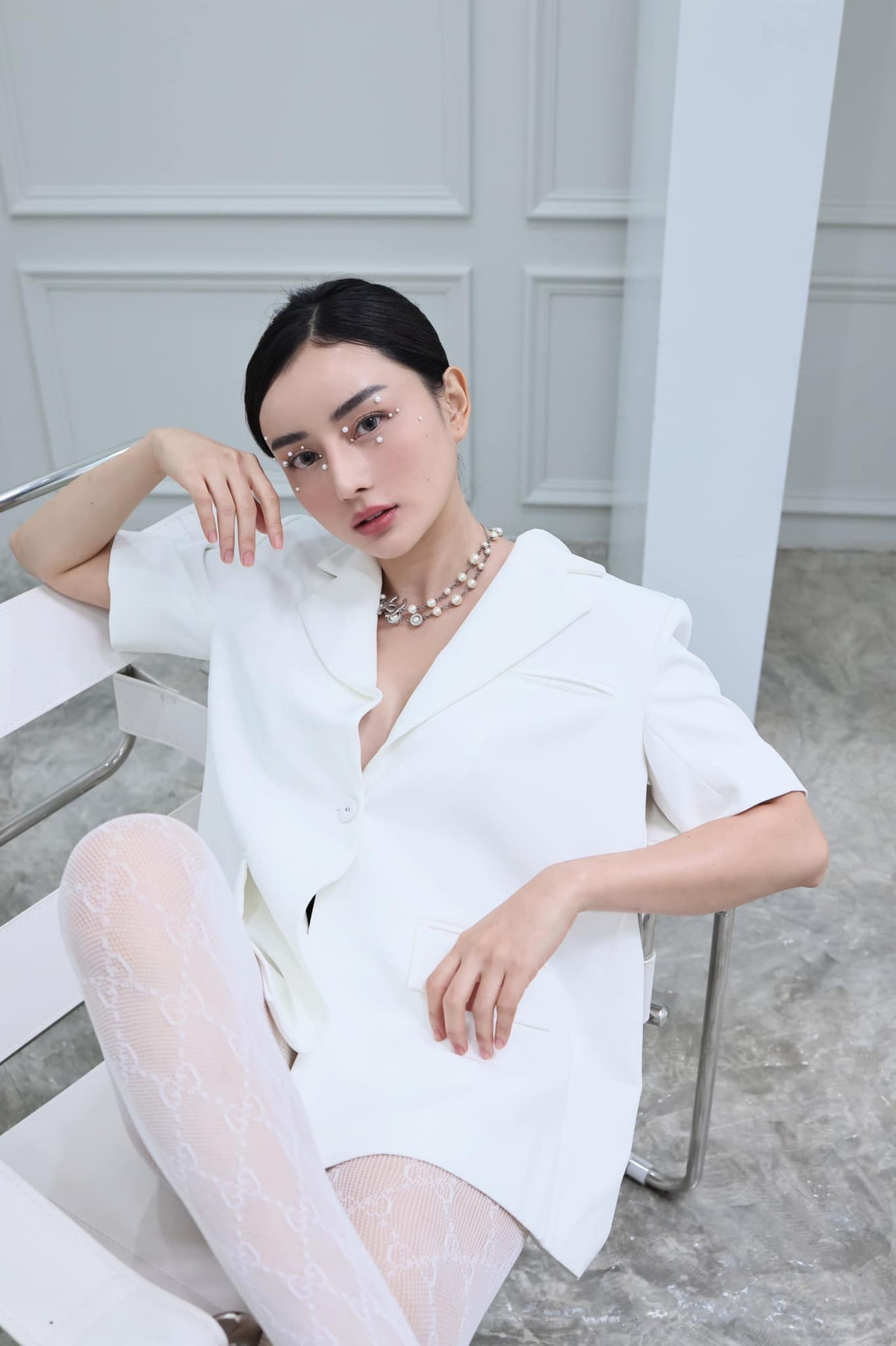 Tháng 9/2019, Angela lên xe hoa với một vị đại gia người Thái làm trong lĩnh vực sản xuất nhựa dùng cho ô tô.