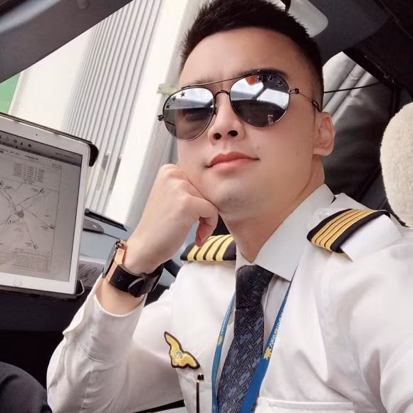 Có một thời gian, Hà Duy thậm chí còn bị soi diện mạo xuống sắc và tăng cân thấy rõ.