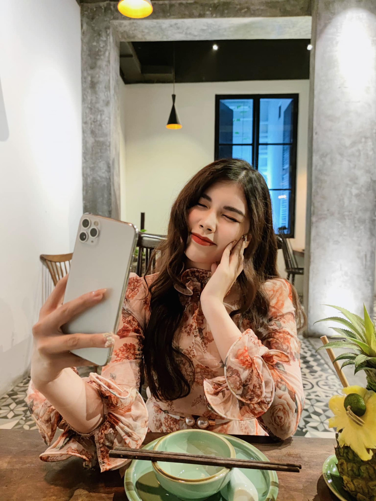 Ngắm nhìn nhan sắc hiện tại, nhiều người từng xem màn thi đấu của Anh Thư chắc cũng không thể nhận ra cô gái mọt sách ngày nào. Ảnh: FBNV