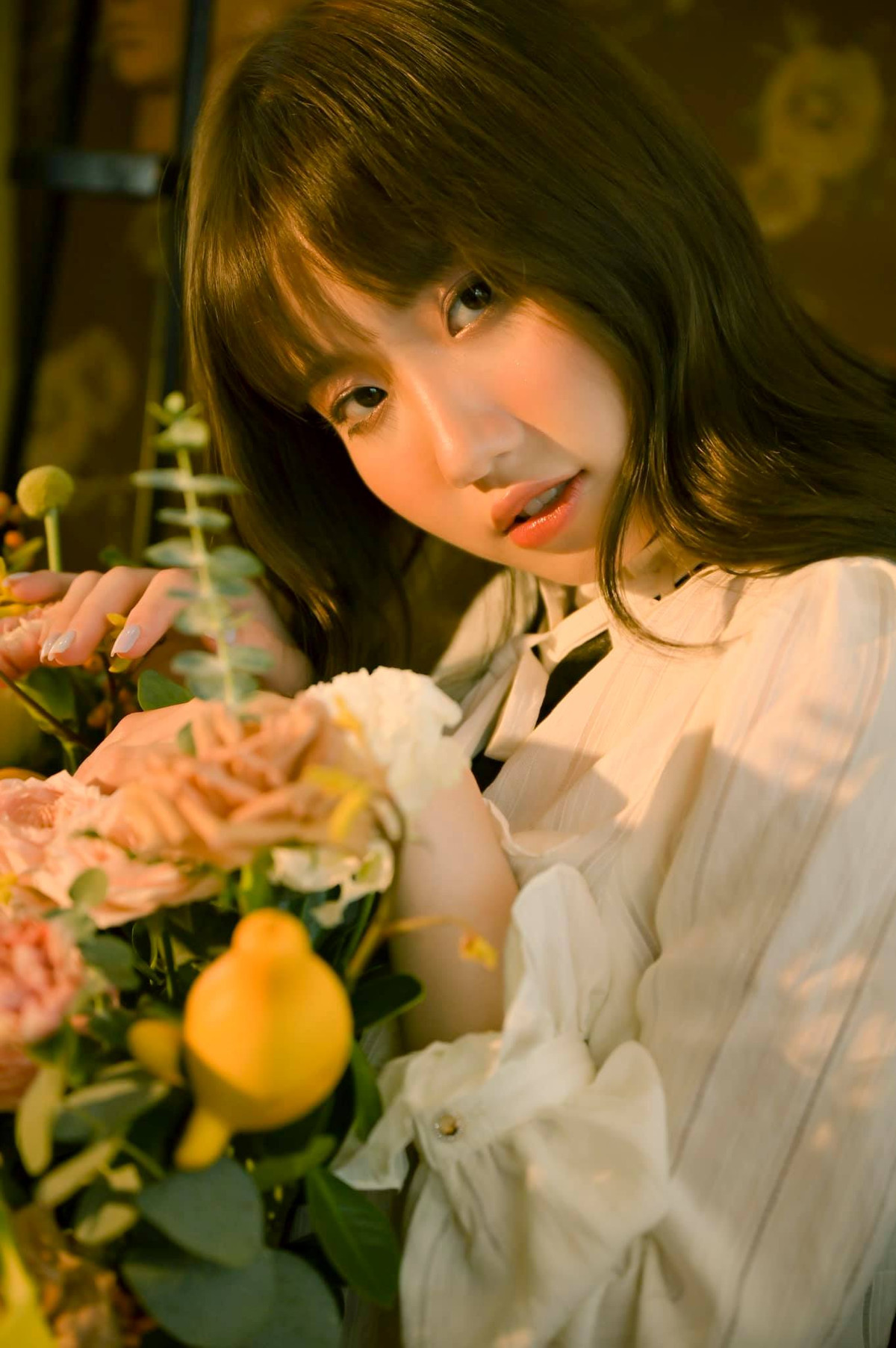 Điều khiến mọi người thắc mắc là, đâu là lý do khiến Duy Nhỏ và Khánh Huyền vẫn cứ úp mở chuyện yêu đương mà không mạnh dạn công khai như Linh Ngọc Đàm.