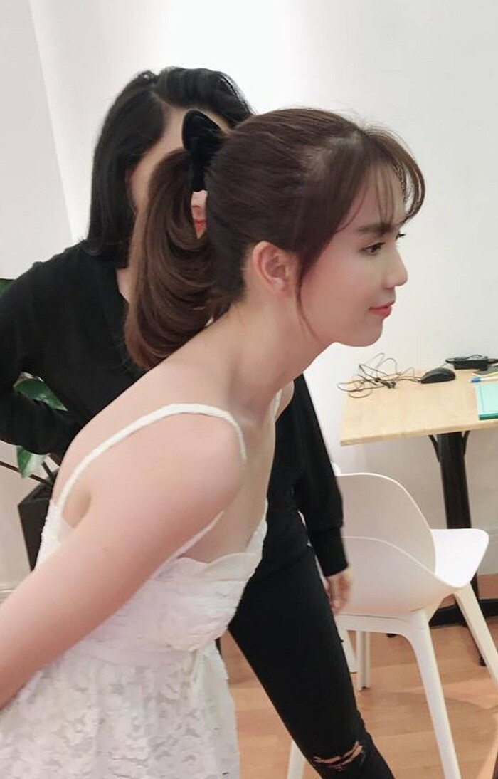 Trong quá khứ, “nữ hoàng nội y” từng nhiều lần khiến người hâm mộ tò mò thắc mắc khi vòng 1 ”trồi sụt” thất thường.