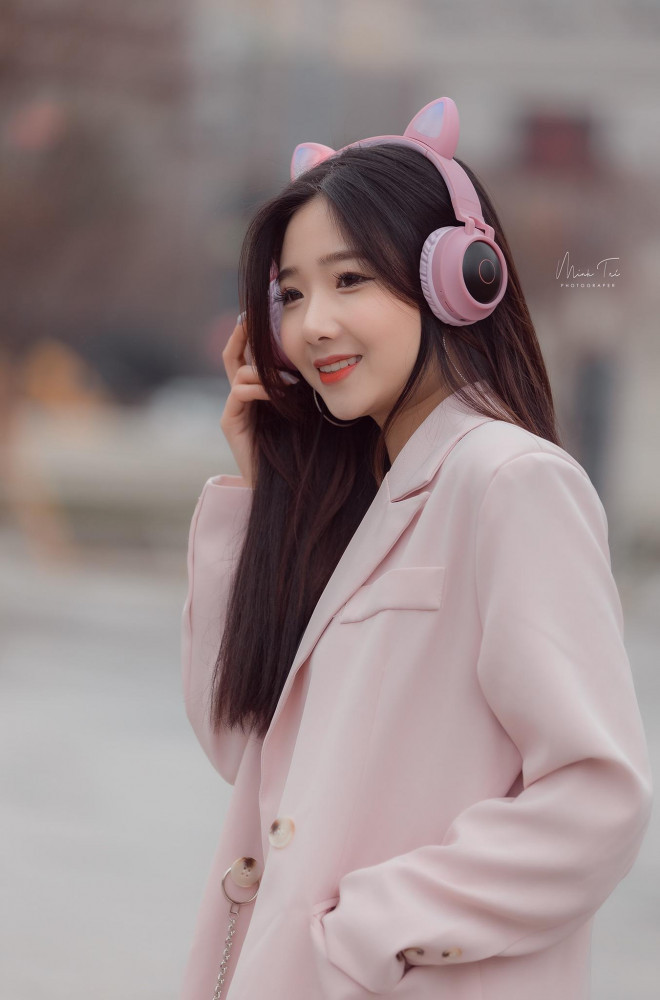 Dù ở góc mặt nghiêng hay chính diện, Khánh Ly đều khiến người đối diện phải trầm trồ vì nhan sắc cực giống người Hàn.