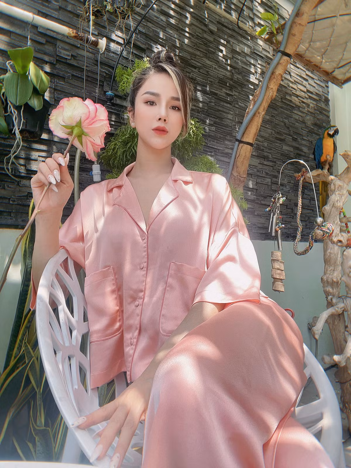 Người đẹp thường xuyên “đốt mắt” công chúng với những bộ hình vô cùng nóng bỏng. Ảnh: Tổng hợp