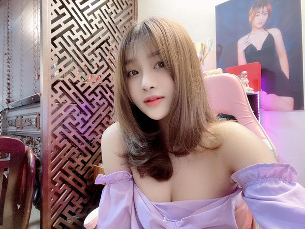 Xinh đẹp lại còn chơi game đỉnh, thế nên nữ streamer thu hút khá đông đảo người xem vào livestream của mình và cũng nhận được rất nhiều lời khen ngợi từ cộng đồng. Ảnh: Tổng hợp