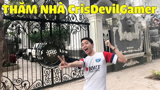 Bởi bên cạnh số tiền có được từ lượng xem, phần lớn nguồn thu của các Youtuber sẽ đến từ quảng cáo cho các nhãn hàng, dự sự kiện,... và riêng streamer còn có cả tiền donate (ủng hộ) từ fan.