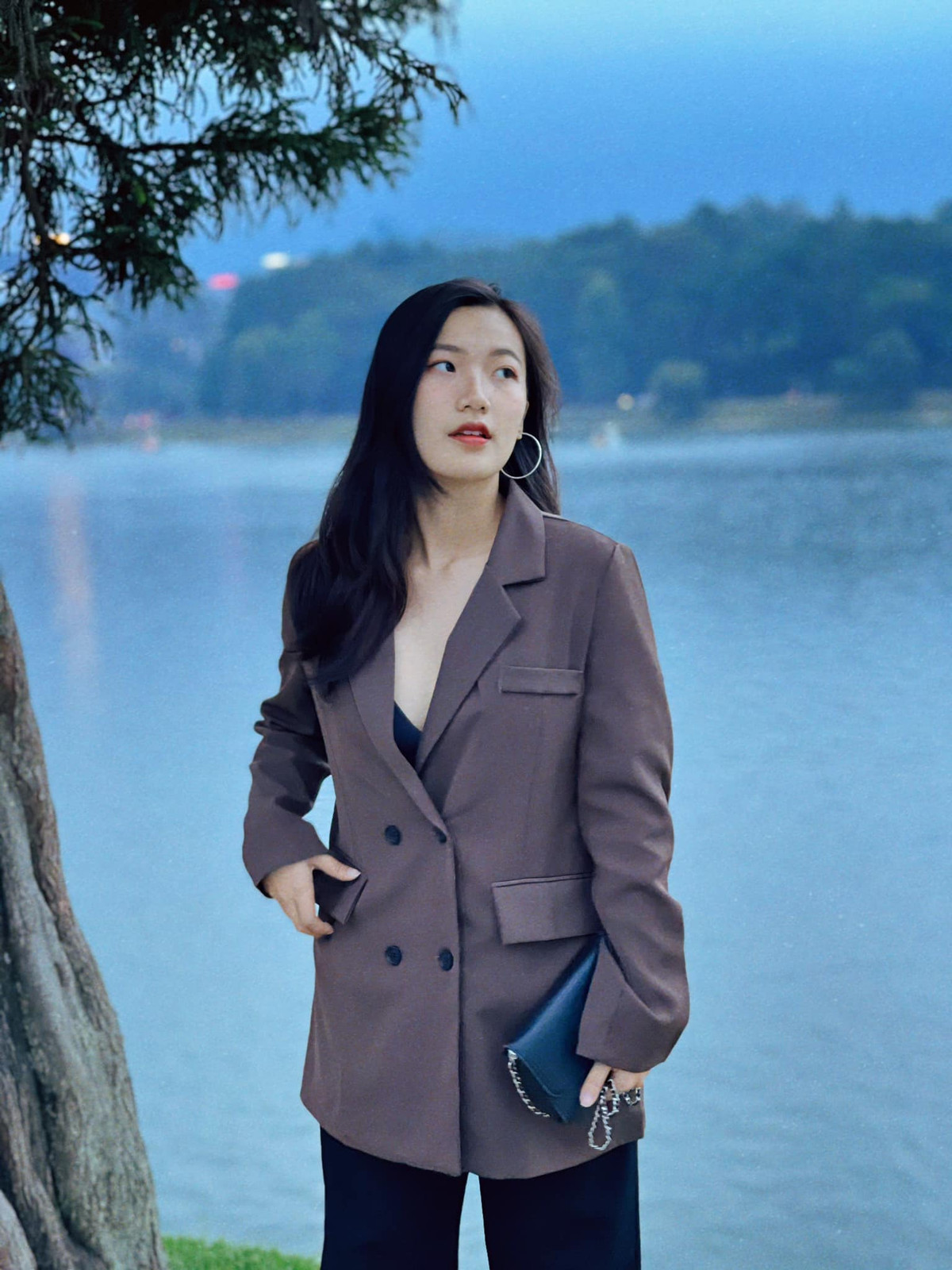 Sinh ra và lớn lên tại Hà Nội, cô nàng sinh năm 1999 sở hữu vẻ đẹp trong sáng, dịu dàng của người con gái Thủ đô.