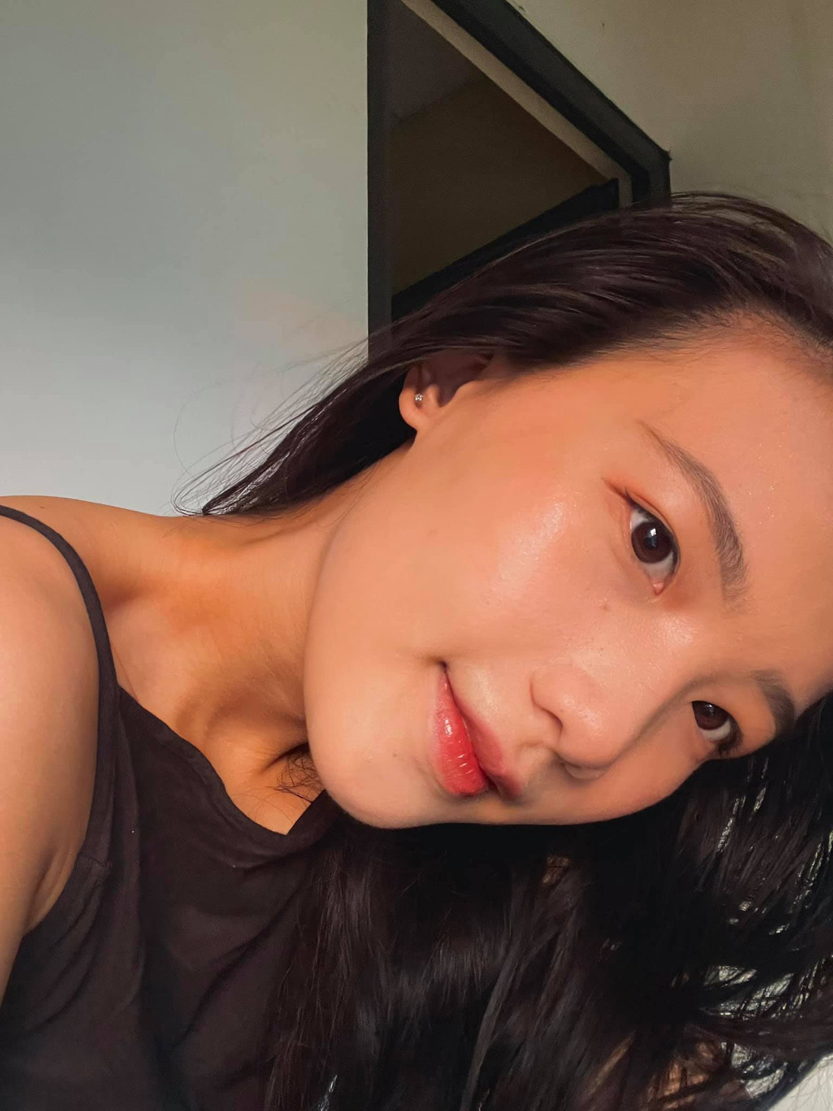 Trên trang cá nhân, Thảo Hiền liên tục tung ra loạt khoảnh khắc đẹp xuất thần, chuẩn nàng thơ nhanh chóng "đốn tim" nhiều người.