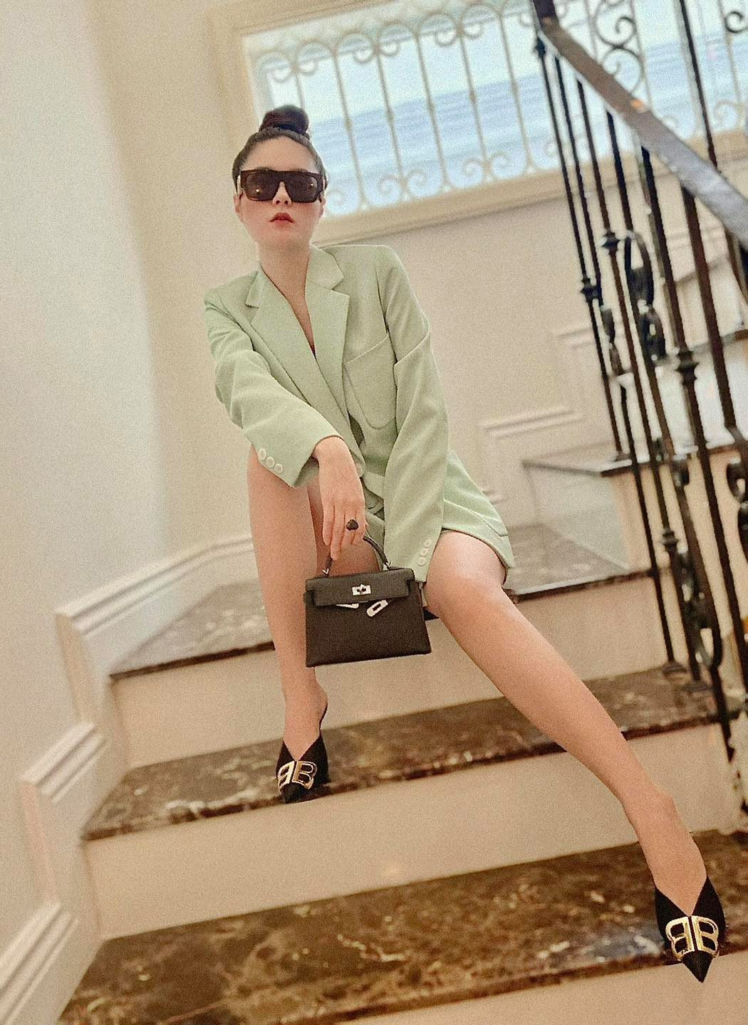 " Nữ đại gia quận 7" Đoàn Di Băng nổi tiếng là nhân vật chịu chơi và chịu chi trong thời gian qua.