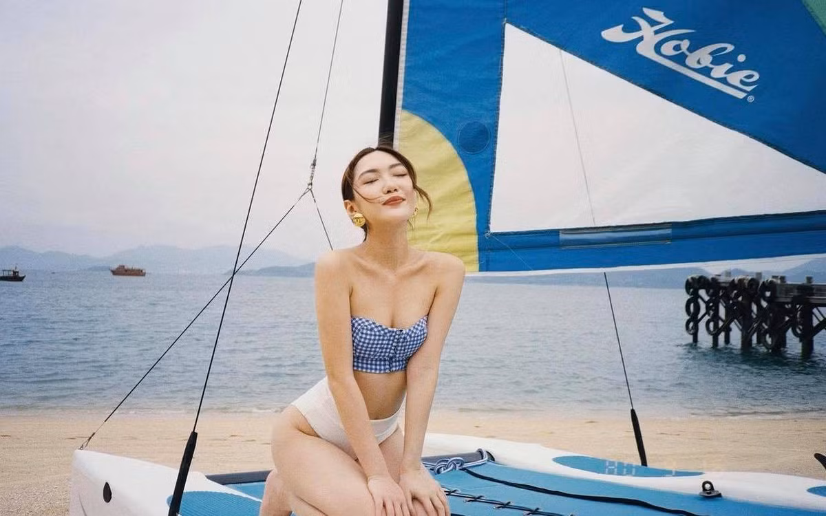 Trên trang cá nhân, Chloe thường xuyên chia sẻ những bí quyết làm đẹp, mặc đẹp được nhiều chị em ủng hộ nhiệt tình.