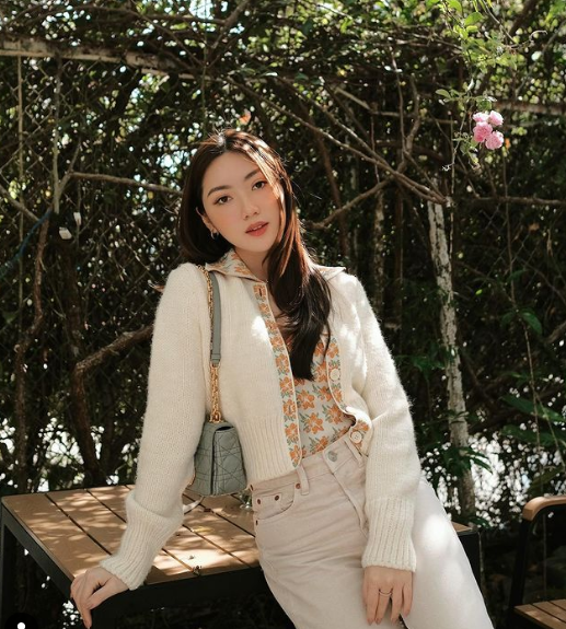 Việc sở hữu gương mặt tròn trịa, xinh xắn và vóc dáng cân đối cũng là điểm cộng giúp Chloe Nguyễn thêm ấn tượng. Ảnh: IGNV