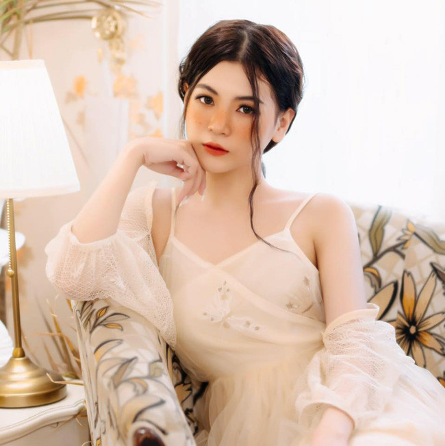 Một số người còn nhận xét, cô nàng sở hữu tỉ lệ cơ thể hoàn hảo không khác gì người đẹp showbiz hiện nay.