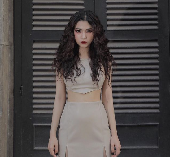 Là cô gái đa dạng trong cách ăn mặc nên Thanh Thơ cũng ưa chuộng thời trang gợi cảm, tôn dáng, thể hiện được nét quyến rũ của người phụ nữ nhưng đủ vẫn mạnh mẽ.