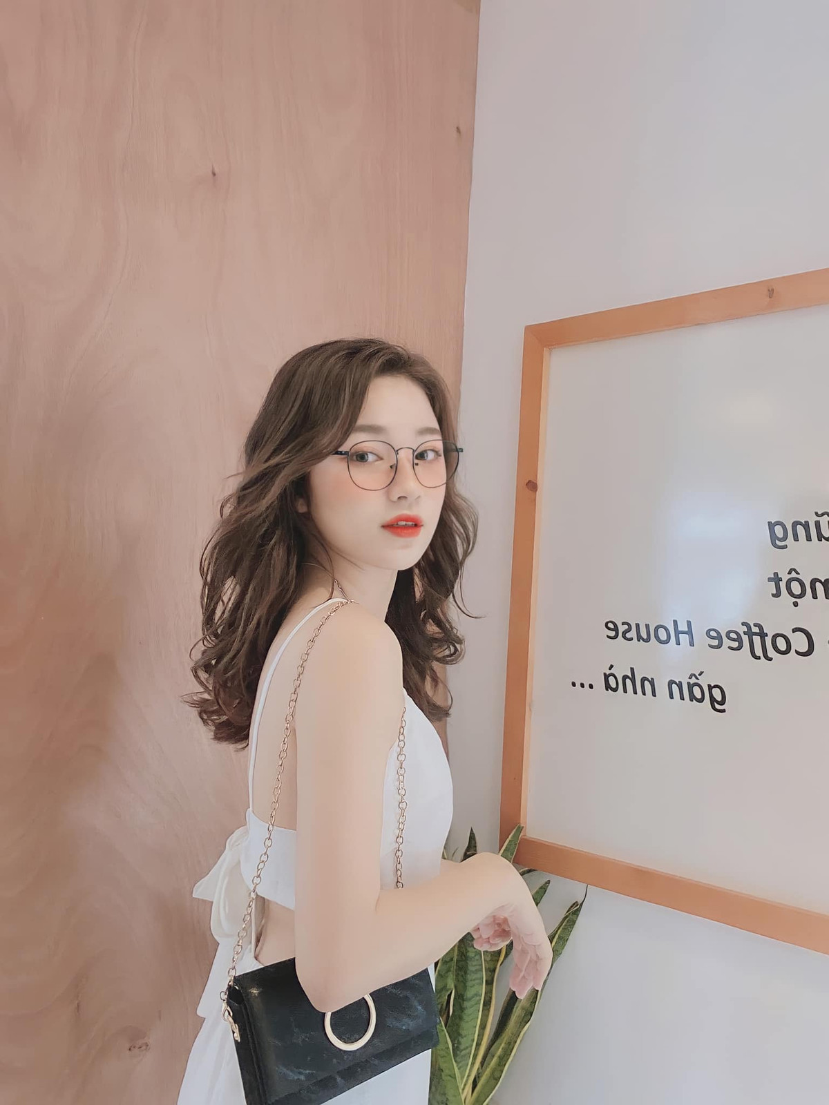 Sở hữu gương mặt khả ái cùng gu thời trang trẻ trung nên Tiêu Ngọc nhiều lần bị nhận nhầm là sinh viên.