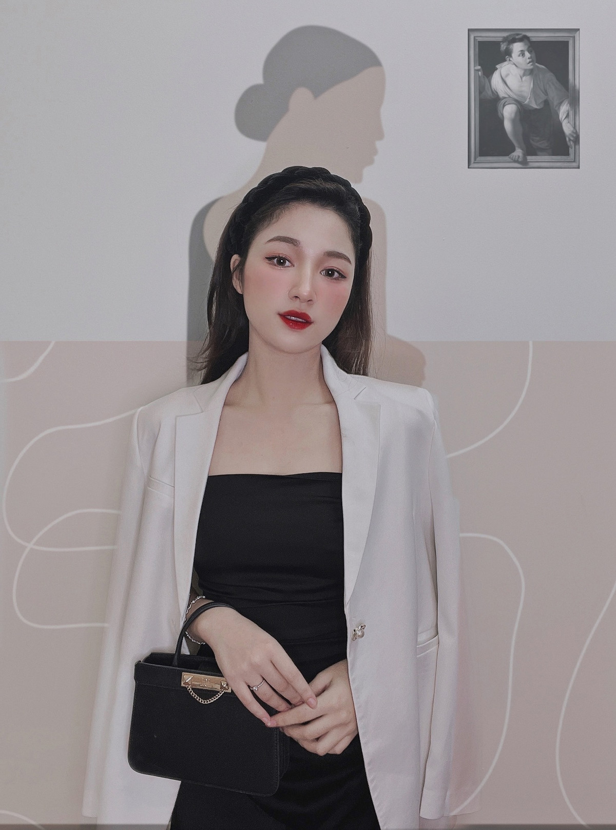 Được biết, Ngọc từng thử sức với một số vai diễn trong các bộ phim ngắn, các đoạn clip quảng cáo. Hiện tại, cô có thêm nguồn thu nhập ổn định với mảng người mẫu ảnh, livestream quảng cáo.