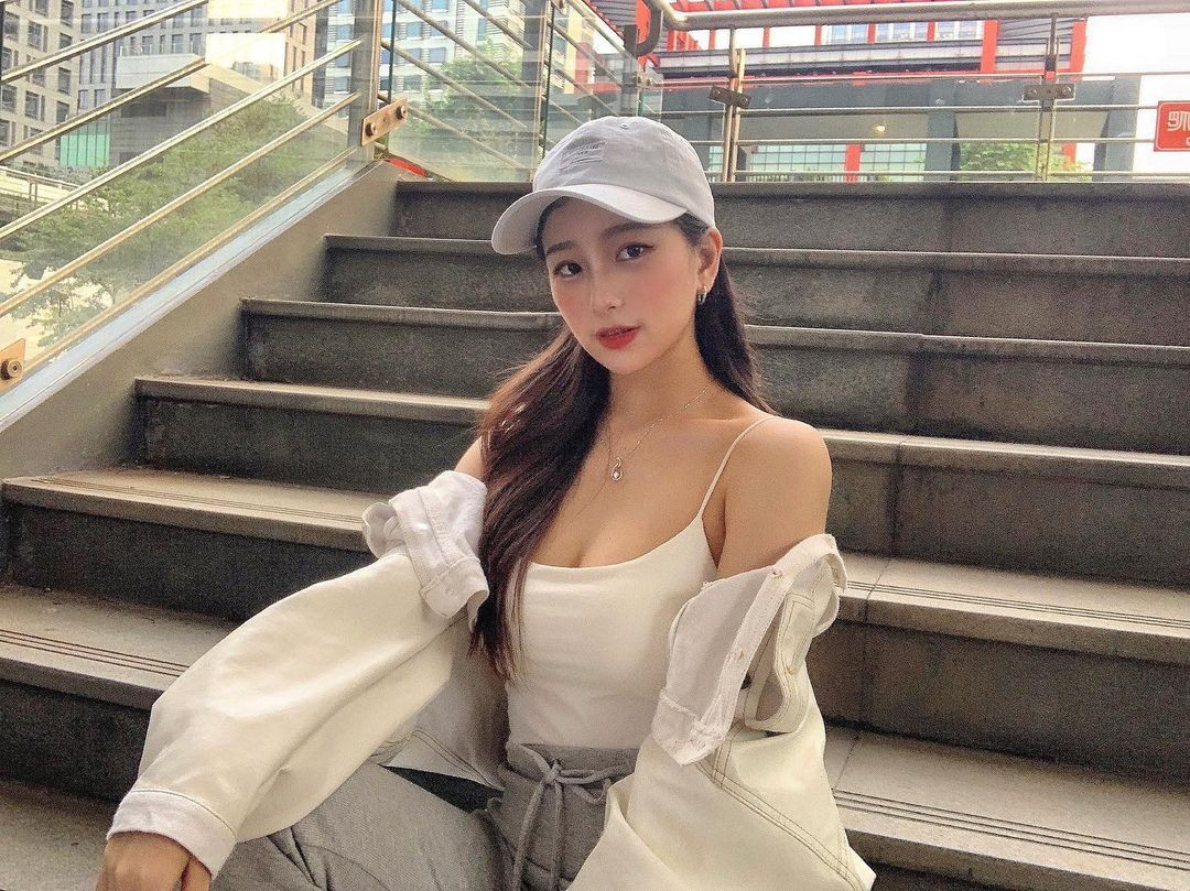 Sau khi bức ảnh kia được lan truyền thì Qiwen đã có hơn 55.000 người theo dõi trên Instagram cá nhân - một con số đáng ngưỡng mộ chỉ sau một đêm.