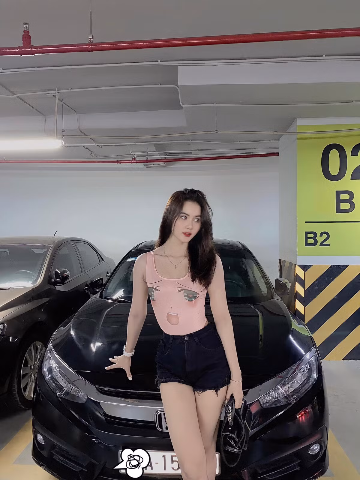 Cô nàng được nhiều cư dân mạng khen biểu cảm tốt, gương mặt đẹp tự nhiên, không "góc chết". Ảnh: FBNV