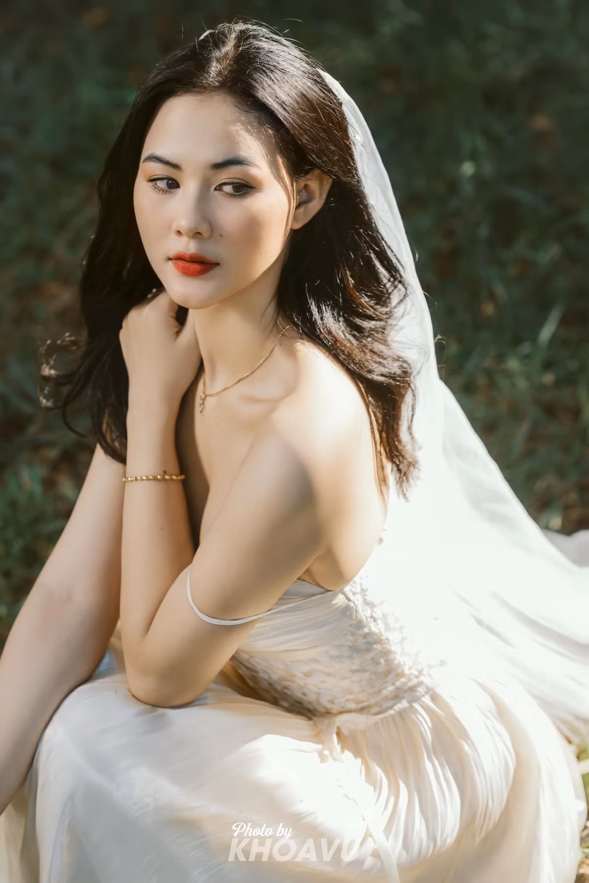 Trương Mụi còn nổi tiếng nhờ nhan sắc xinh đẹp, cô nàng sở hữu chiều cao khá lý tưởng - 1m68 và số đo ba vòng chuẩn chỉ 87-61-89 (cm).