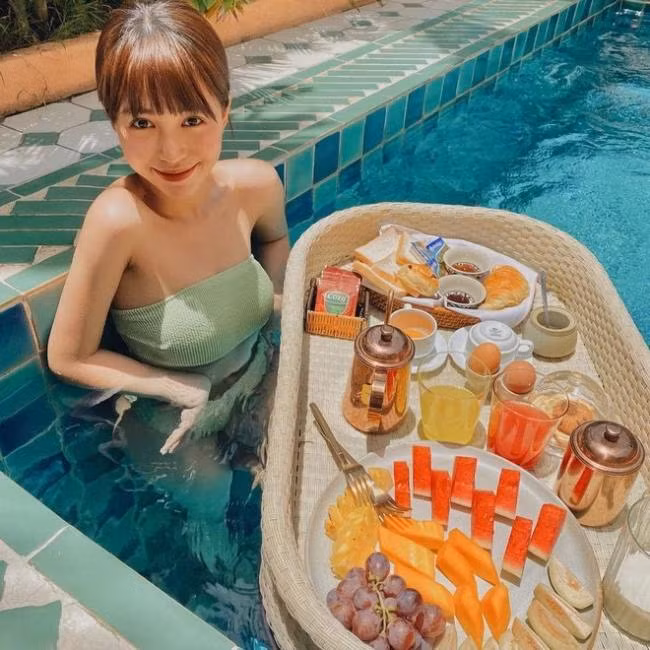 Vóc dáng tuy nhỏ con, chiều cao cũng khiêm tốn nhưng Mẫn Tiên lại sở hữu thân hình đáng mơ ước với số đo 3 vòng chuẩn.