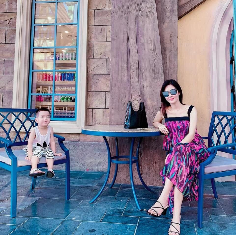 Không lâu sau khi nổi tiếng MXH, nàng hot girl này đã kết hôn và sinh con. Hiện tại, bé Min con trai của Thu Hương đã được 4 tuổi.