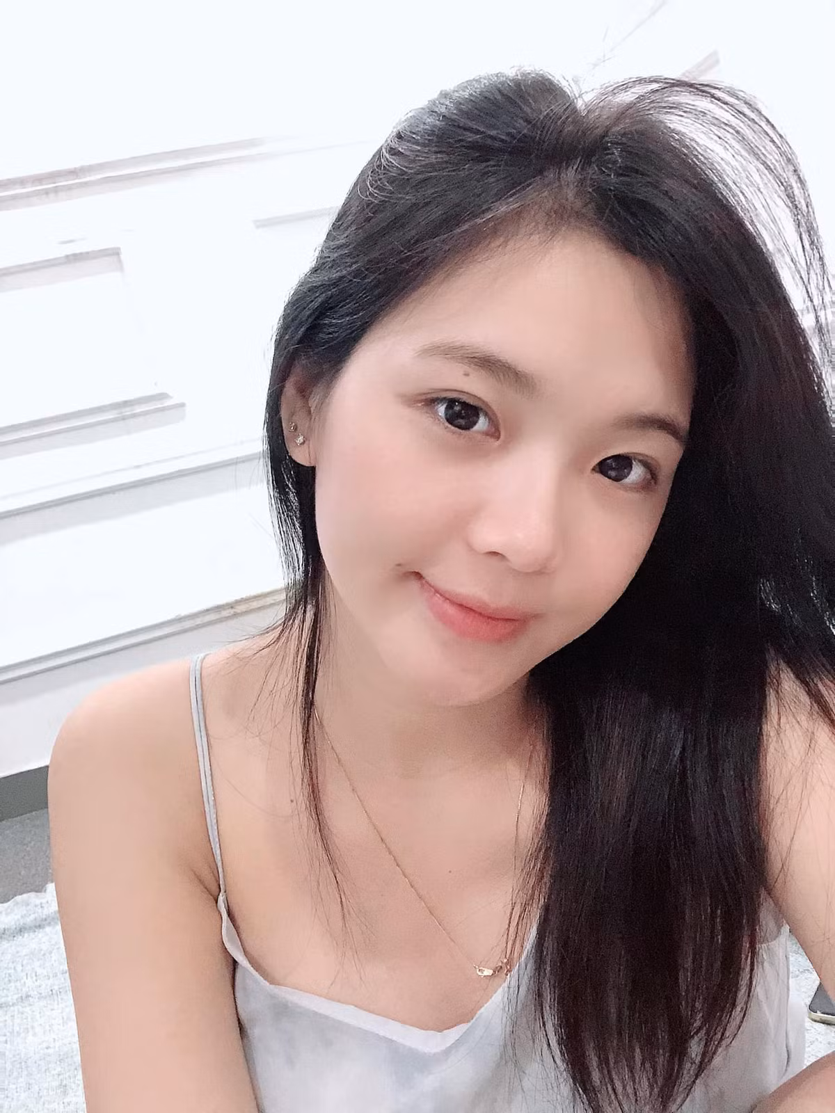 Không chỉ khi mang bầu, từ lúc bắt đầu yêu cho đến thời điểm hiện tại, Thu Hương lúc nào cũng được ông xã cưng chiều hết mực.