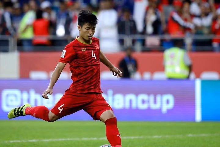 Tháng 10/2020, trung vệ Bùi Tiến Dũng được tuyển thẳng vào ĐH Sư phạm Thể dục Thể thao Hà Nội. Anh theo học ngành Giáo dục thể chất hệ chính quy.