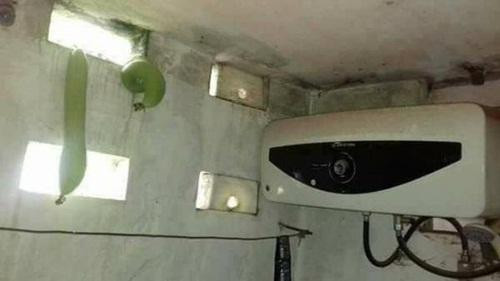 Chẳng thích ăn mướp đâu nhưng cứ "cố" chui vào thế này thì biết tính sao? Ảnh: Tổng hợp