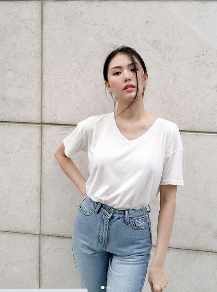 Xinh đẹp và duyên dáng, người đẹp hàng không có lượng người theo dõi không nhỏ trên mạng xã hội.