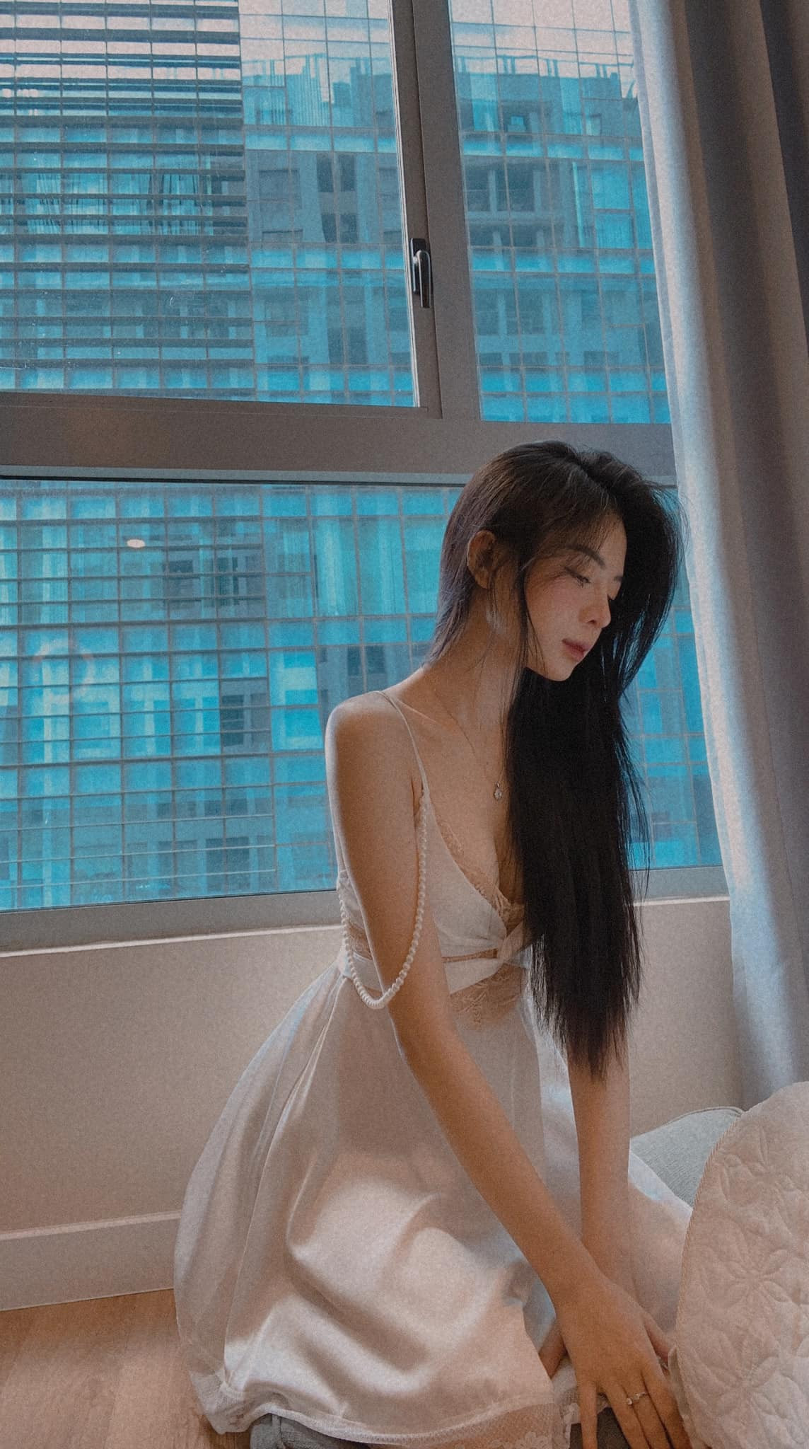 Thời gian mọi người ở nhà, lượng người xem stream cũng nhiều lên vì họ rảnh hơn, nên lượng donate cũng lớn hơn. Số tiền donate (quyên góp của người hâm mộ) lớn nhất mà hot girl này từng nhận được là khoảng 150 triệu đồng.