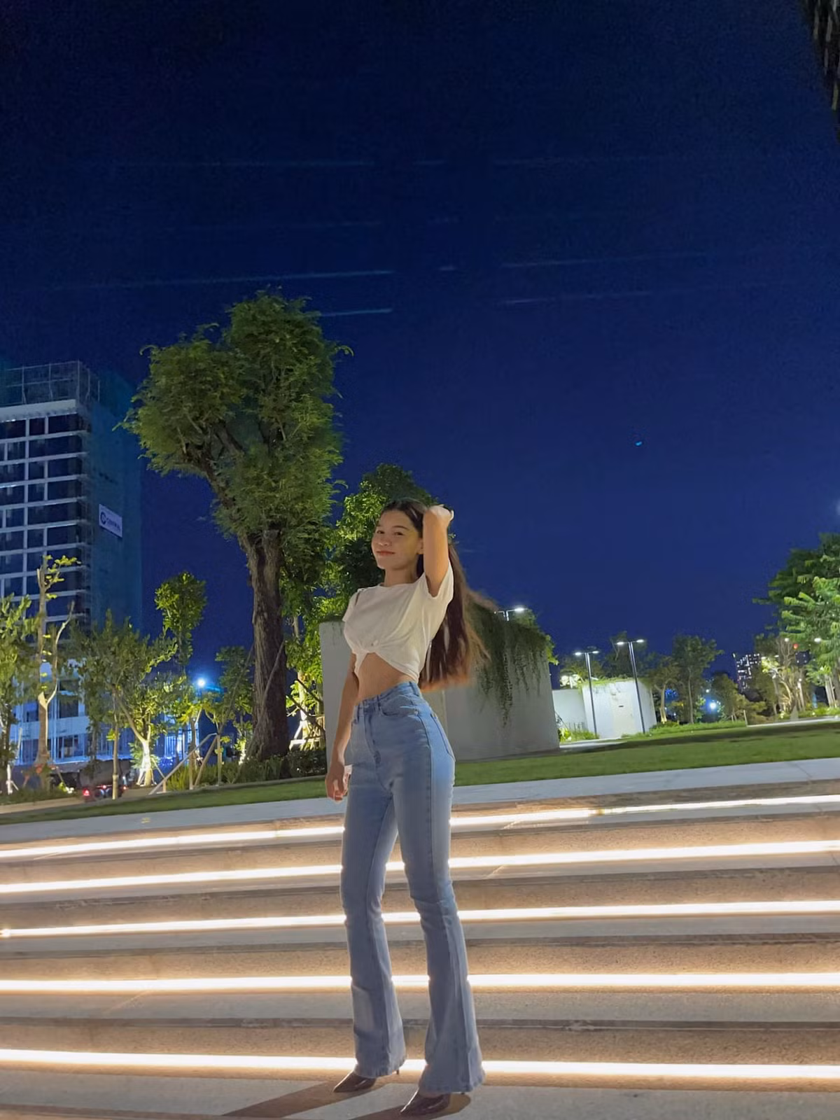 Trong suốt quãng thời gian khó khăn của Đặng Văn Lâm, Yến Xuân luôn ở bên cạnh chăm sóc và động viên bạn trai.