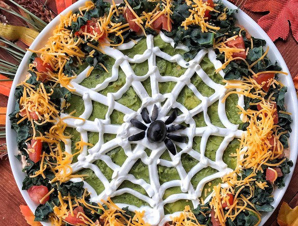 Halloween là lễ hội có nguồn gốc từ phương Tây được tổ chức vào ngày 31/10 hằng năm. Đây là dịp để mọi người vui chơi, hóa trang và thưởng thức hương vị thơm ngon của các món ăn ngày Halloween. Ảnh: Tổng hợp