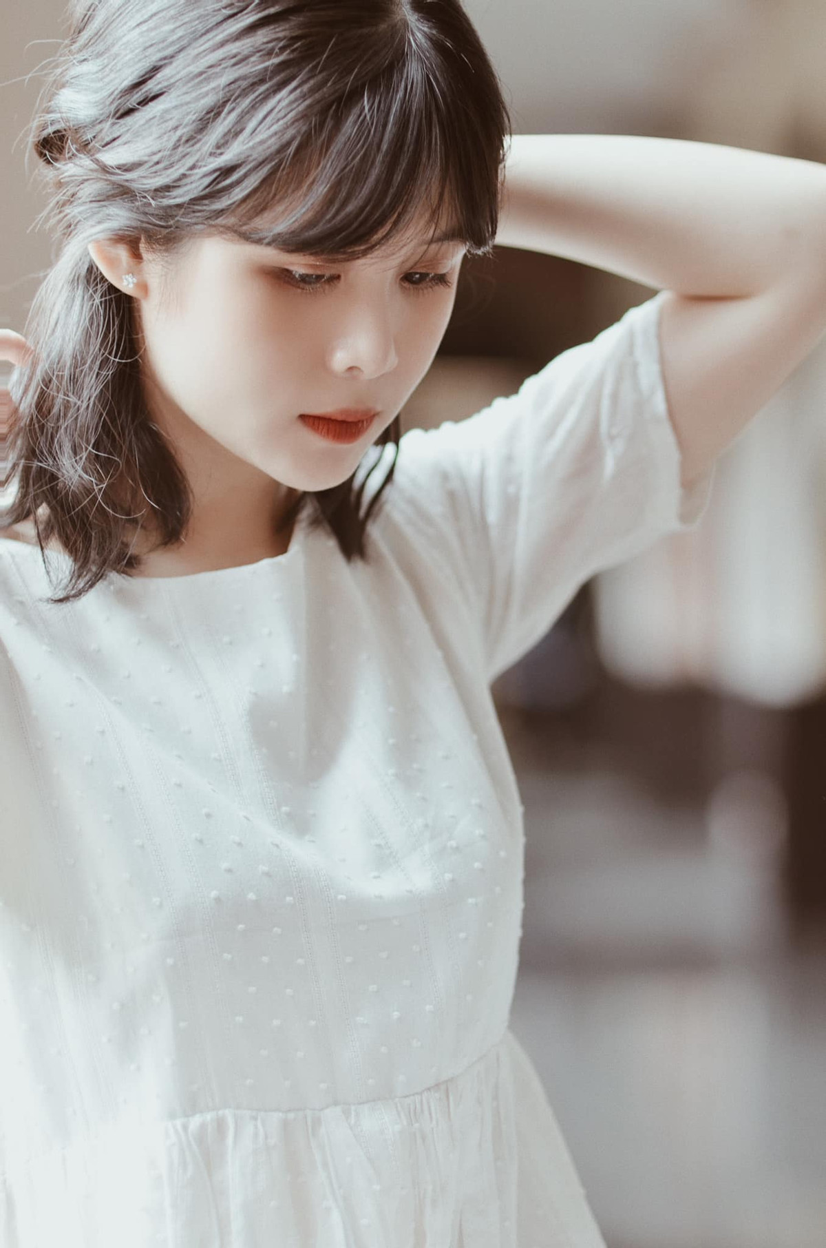 Nhan sắc "hot girl ảnh thẻ" giản dị nhưng toát lên nét cuốn hút, kiêu sa khiến cư dân mạng "cứ muốn ngắm mãi không thôi".