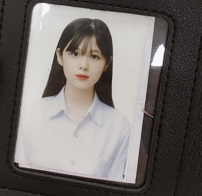 Nguyễn Như Phương Anh (sinh năm 2001, Thái Nguyên), cô là hot girl từng "gieo thương nhớ" cho cư dân mạng chỉ với một bức ảnh thẻ giản dị.