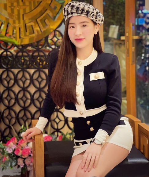 Phương Bora nhấn mạnh, dùng hàng hiệu là sở thích của mỗi cá nhân nhưng đối với cô, những người có điều kiện và nằm trong khả năng thu nhập cho phép thì nên dùng.