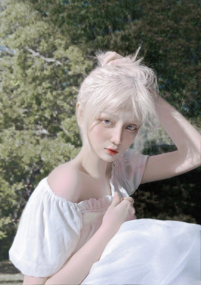 Với trang cá nhân lượt follow khá "khủng", Hải Yến luôn nhận được rất nhiều lời khen ngợi khi đăng tải các bức ảnh street style chất lừ, xinh xắn trên mạng xã hội