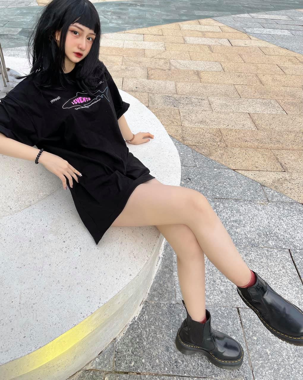 Hải Yến sở hữu nhan sắc ngọt ngào và đáng yêu cứ như búp bê, cộng với phong cách thời trang trẻ trung, hot girl 10X đốn tim mọi ánh nhìn. Ảnh: FBNV