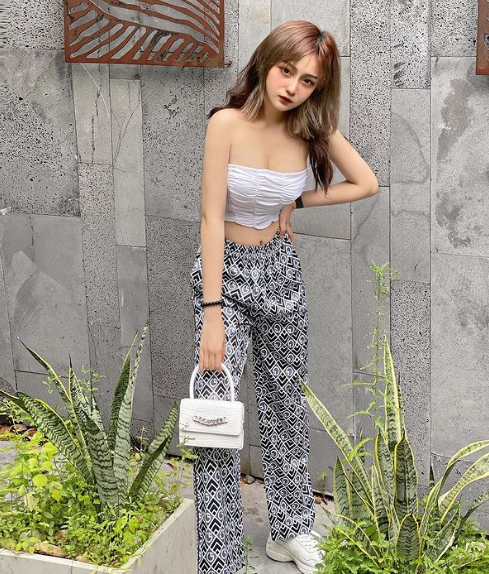 Đặc biêt, phong cách khá dị, khá đặc biệt của Hải Yến làm nhiều người thích thú.