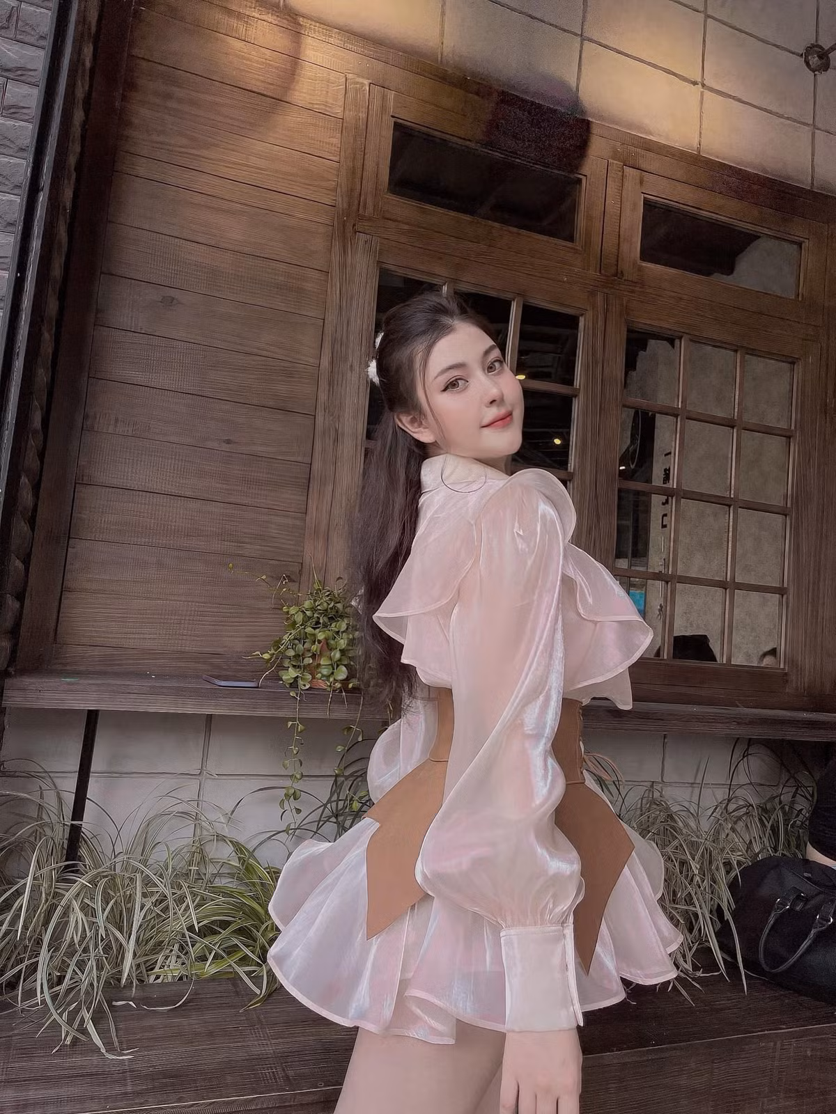 Được xem là bạn gái tin đồn ViruSs, "bông hồng lai" Nhật Anh càng thu hút đông đảo các fan quan tâm và theo dõi hơn. Ảnh: Tổng hợp