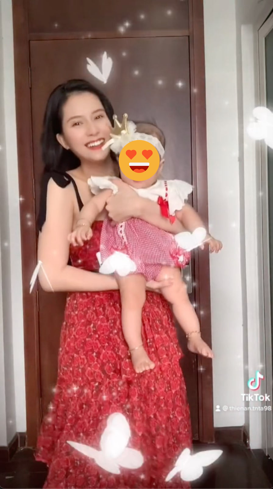 Hot girl Thiên An được nhiều người biết đến từ năm 2019 khi cô tham gia hàng loạt MV của Jack và K-ICM.