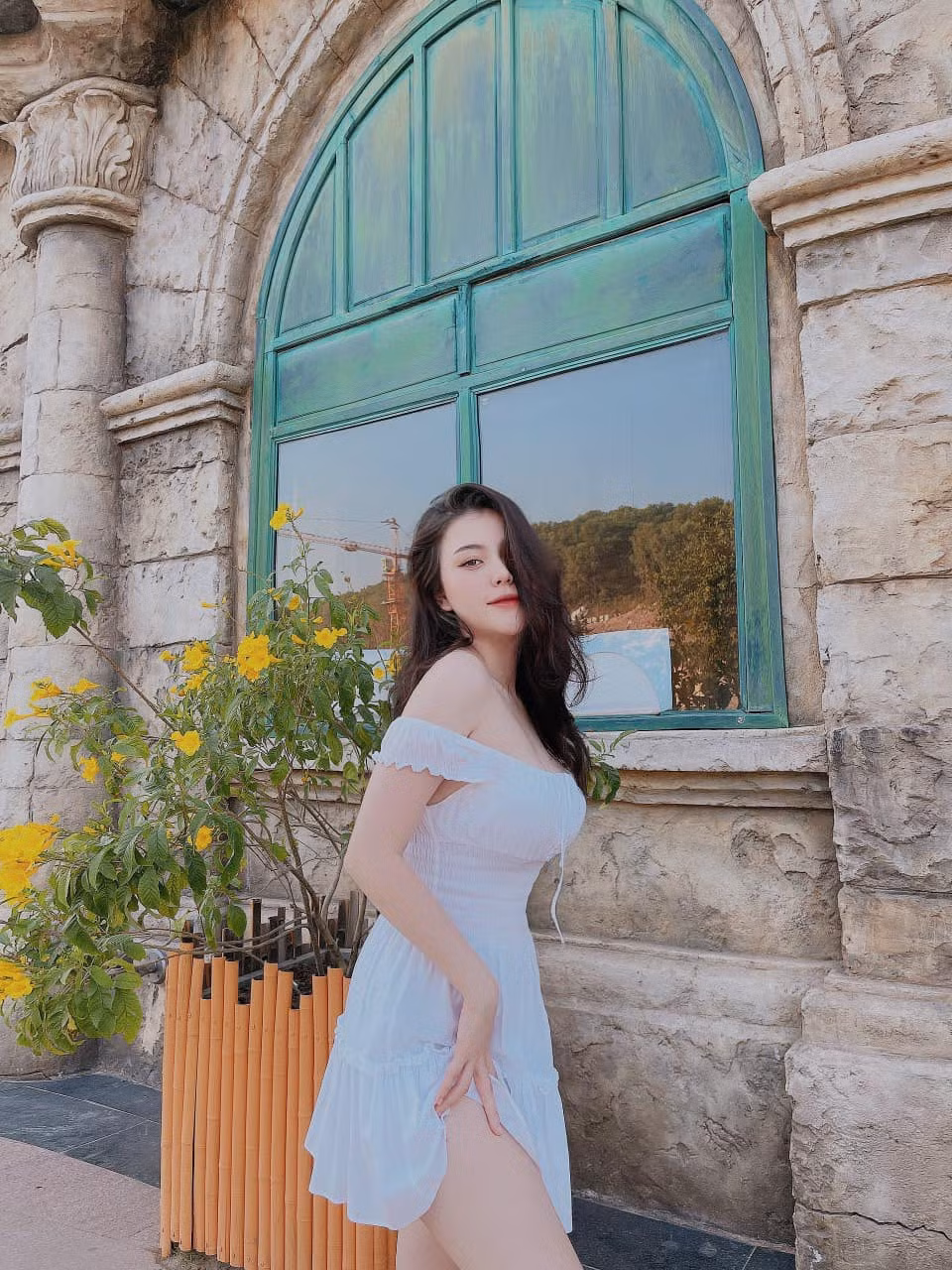 Đây không phải lần đầu tiên Nhật Anh gặp rắc rối liên quan đến hình ảnh của bản thân.