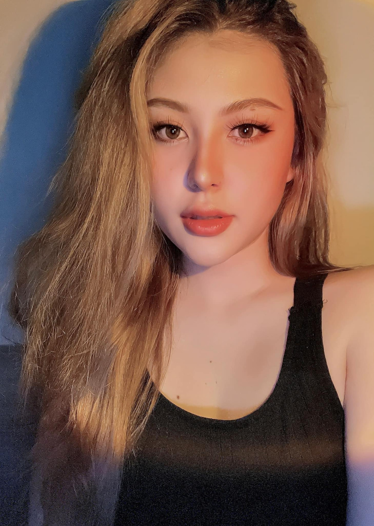 Sở hữu gương mặt xinh đẹp, vòng 1 nảy nở cùng thân hình nóng bỏng nên hot girl Sài thành thường bị nhiều đối tượng xấu lợi dụng hình ảnh của cô nàng để cắt ghép với nội dung nhạy cảm và lan truyền trong các hội nhóm.