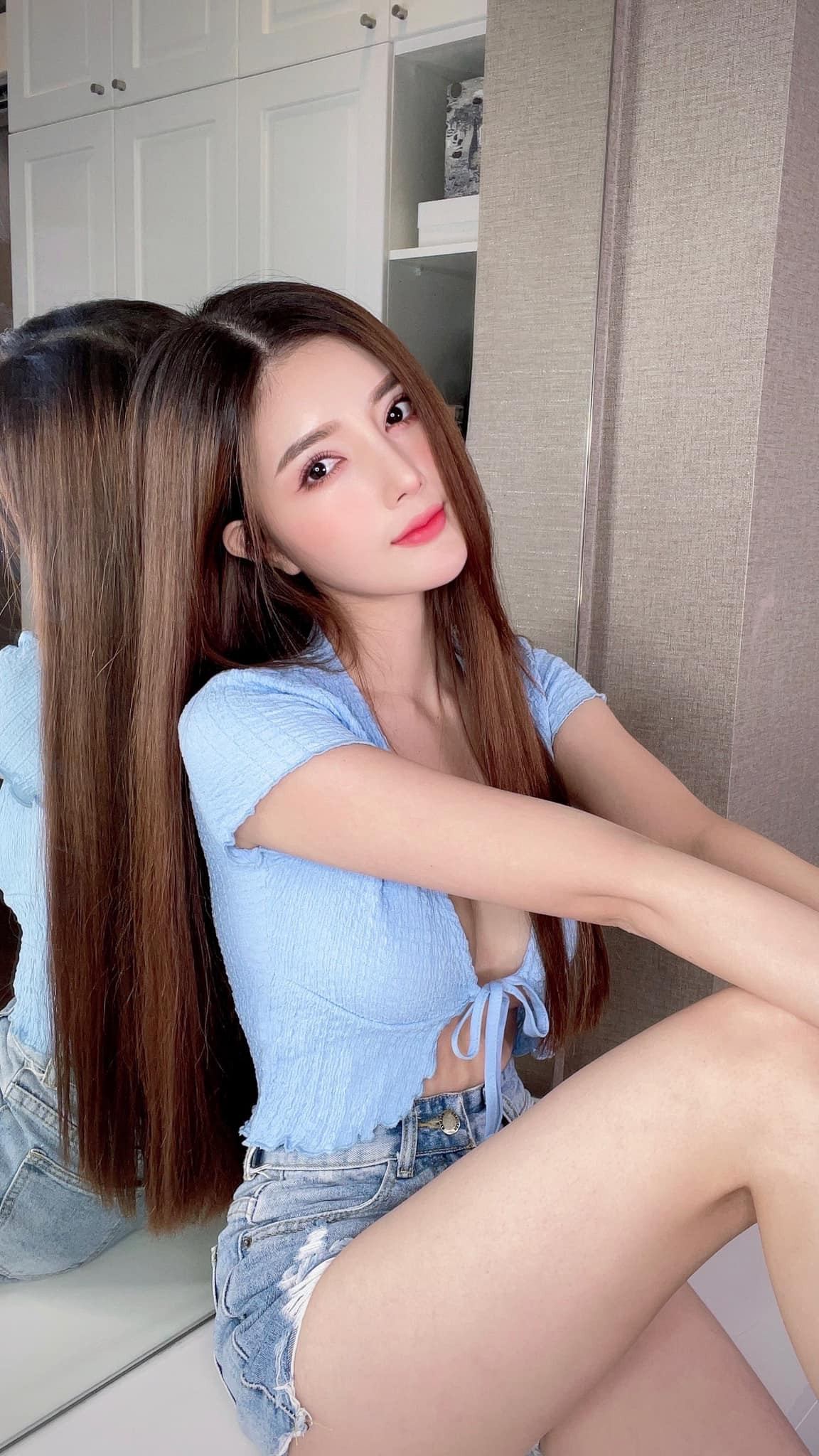 Những bộ ảnh mới nhất của người đẹp luôn nhận được "bão like" từ cộng đồng mạng.