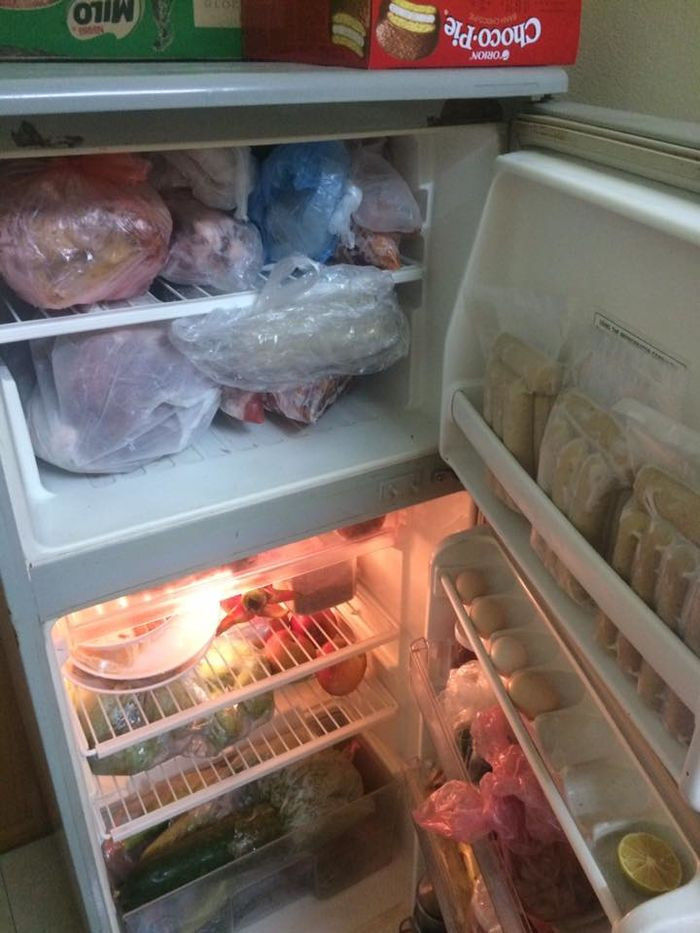 Những hình ảnh tủ lạnh ngập đồ ăn trong mùa dịch từ trước tới nay luôn khiến nhiều người xúc động.