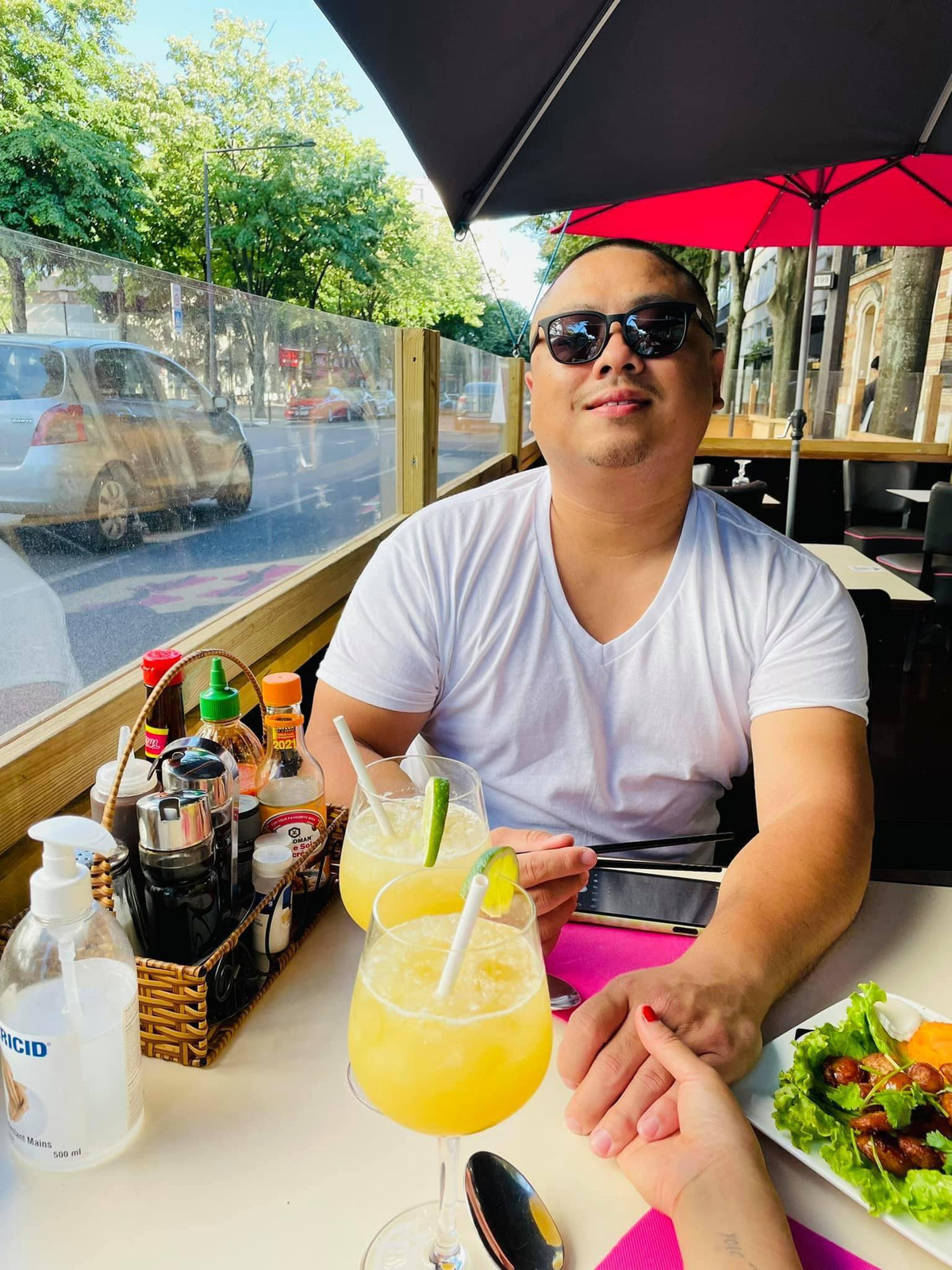 Họ công khai hẹn hò sau 1 năm Lò Thị Mai ly hôn chồng người Bỉ. Thời gian bên nhau, cả hai thường xuyên công khai dành cho đối phương những điều tốt đẹp, lời nói ngọt ngào trên mạng xã hội.