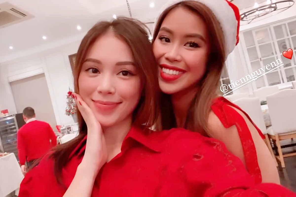 Cô nàng cũng thường xuyên tụ họp cùng các anh chị em của Phillip Nguyễn, những dịp quan trọng cũng không quên thể hiện tình cảm và sự quan tâm của mình.