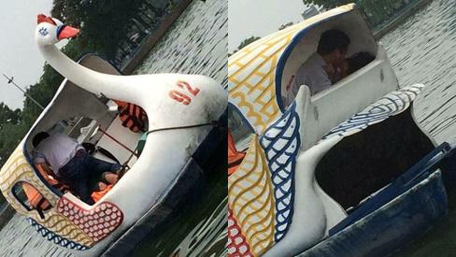 Hình ảnh một cặp đôi học sinh "mây mưa" giữa hồ nước ở công viên. Được biết, bức ảnh được chụp tại công viên Bạch Đằng (Hải Dương). Ảnh: Tổng hợp