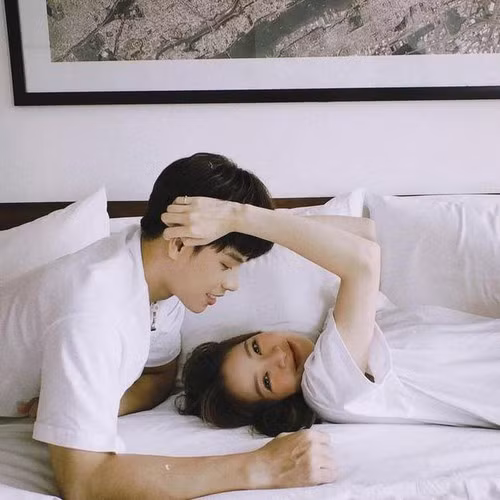 Rất nhiều lời chúc mừng đã được gửi đến nàng hot girl Hà thành chuẩn bị đón em bé sắp sửa chào đời.