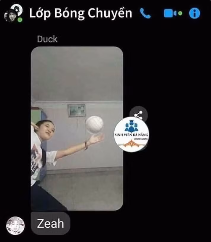 Pha đỡ bóng thần thánh có lẽ chỉ có trong những cuộc thi đấu bóng chuyền đỉnh cao thế nhưng cô bạn này hoàn toàn có thể làm được.