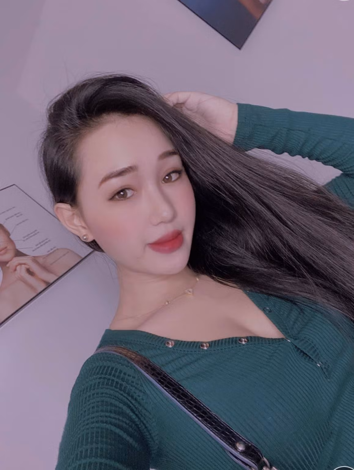 Phạm Hiếu được khen ngợi là sở hữu nét đẹp chuẩn Á Đông.